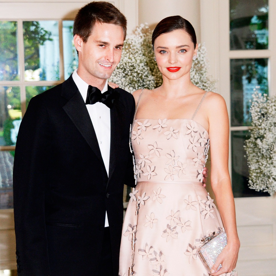 Vui buồn showbiz thế giới 365 ngày qua… - 9 Người mẫu Miranda Kerr kết hôn với chồng tỷ phú
