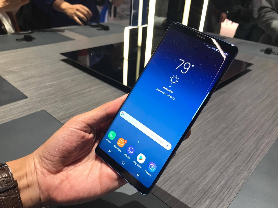 Những smartphone "không viền" sẽ về VN trong năm 2017 - 1 Những smartphone "không viền" sẽ về VN trong năm 2017 - 1