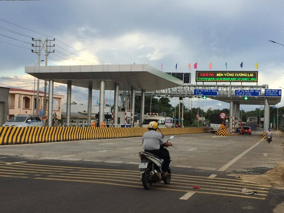 Nâng cấp 19km đường lập 2 trạm thu phí: Đại biểu Quốc hội đề nghị dừng 1 trạm - 1
Trạm thu phí BOT Ea Đar trên QL 26 đoạn qua huyện Ea Kar, tỉnh Đắk Lắk
