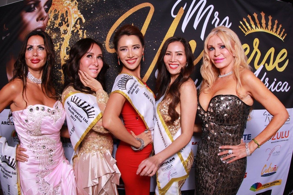Người đẹp gốc Việt đăng quang Hoa hậu quý bà Hoàn vũ thế giới 2017 - 3 Lưu Hoàng Trâm và các bạn đồng hành trong cuộc thi.