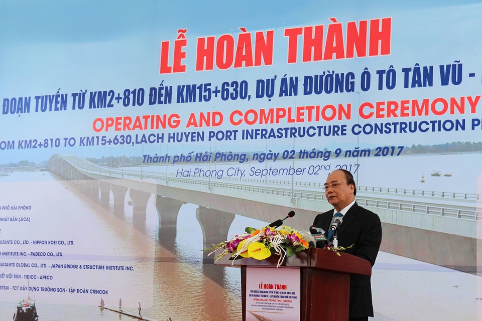 Thông xe cầu vượt biển dài nhất Việt Nam đúng ngày Quốc khánh - 3
Thủ tướng cảm ơn Chính phủ, nhân dân Nhật Bản đã hỗ trợ cùng các đơn vị phía Việt Nam phấn đấu để công trình hoàn thành đúng tiến độ, đảm bảo chất lượng công trình giao thông quan trọng này.