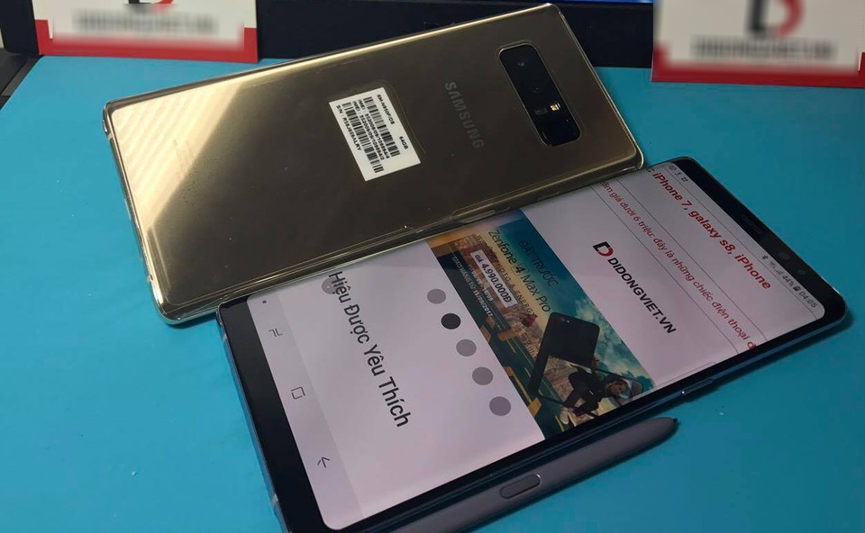 Samsung khóa điện thoại Galaxy Note8 "tuồn sớm" về Việt Nam - 1 2 chiếc Galaxy Note8 sắp cập bến VN