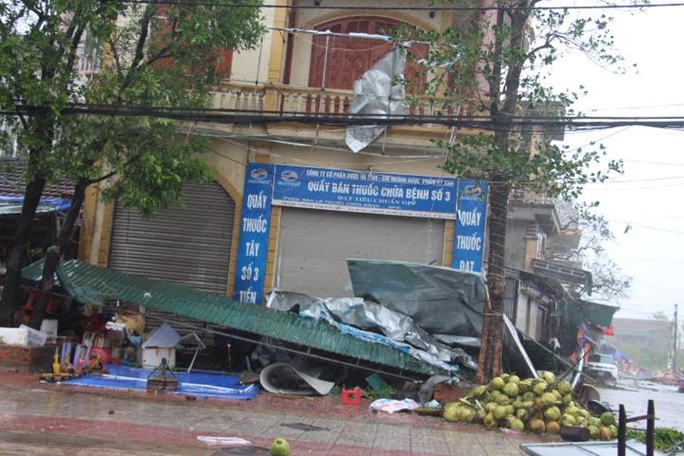 Những hình ảnh tan hoang nơi “siêu bão” quét qua - 14 Những hình ảnh tan hoang nơi “siêu bão” quét qua - 14