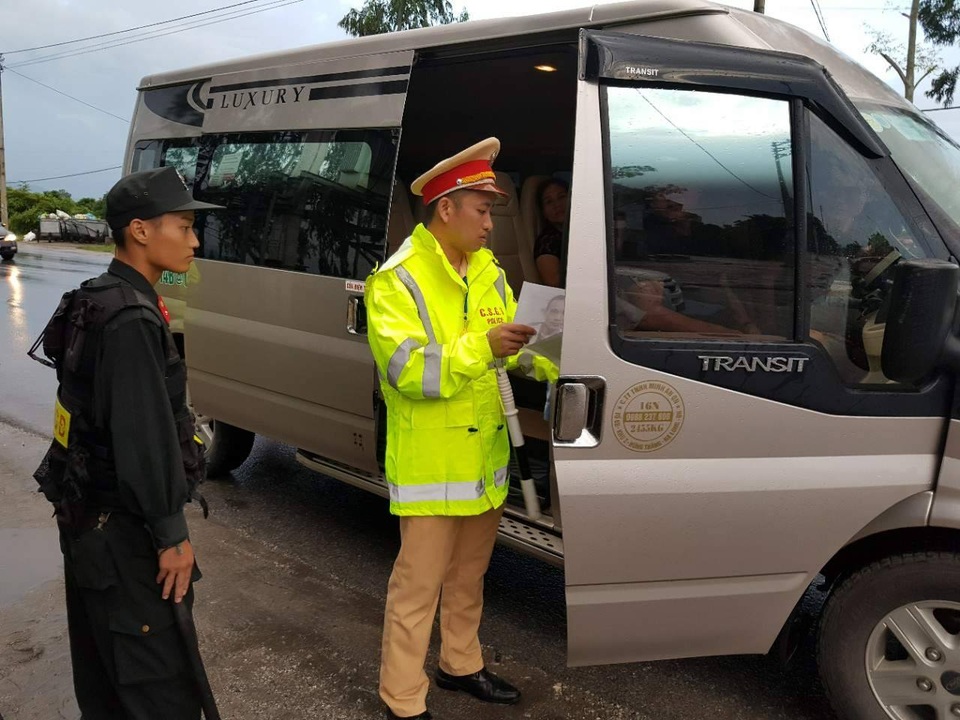 Quảng Ninh lập chốt chặn truy tìm 2 tử tù bỏ trốn - 3 Quảng Ninh lập chốt chặn truy tìm 2 tử tù bỏ trốn - 3