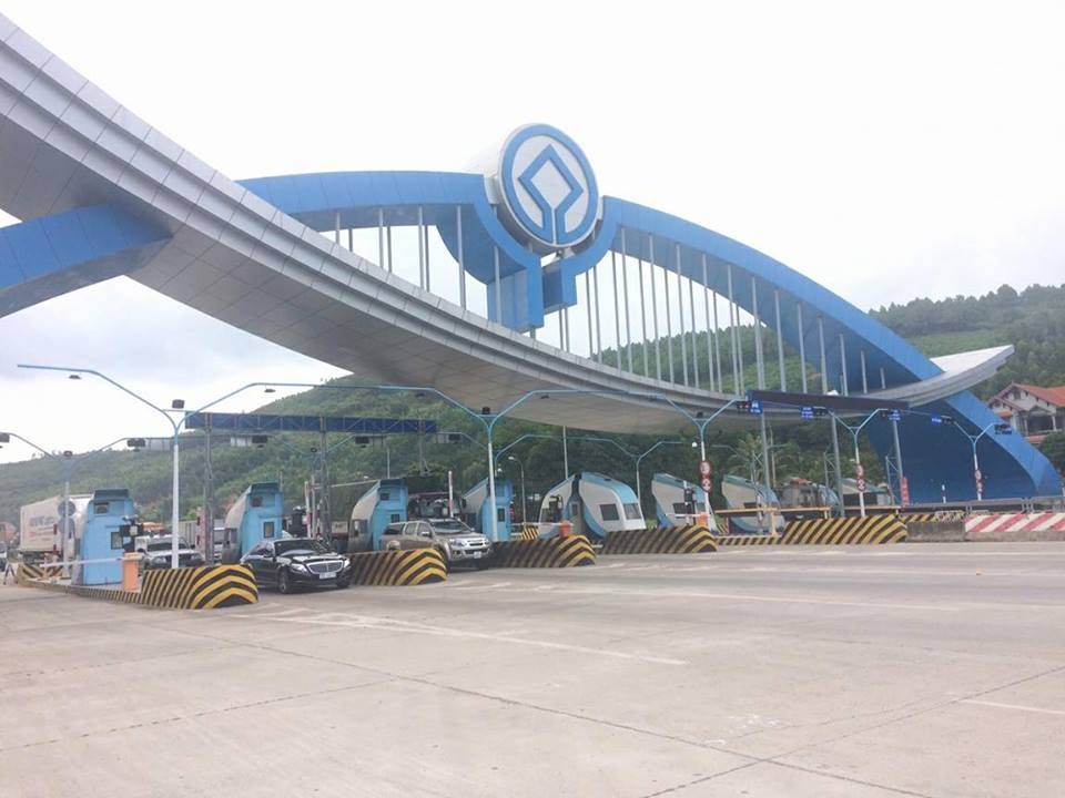 Miễn giảm phí cho nhiều loại phương tiện qua Trạm thu phí Đại Yên - 1
Miễn giảm phí cho nhiều loại phương tiện khi qua Trạm thu phí Đại Yên.