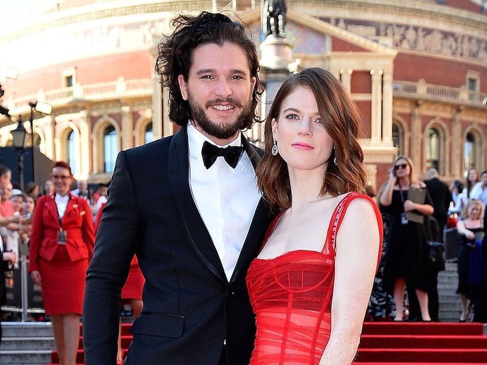 Hiện tại, Rose Leslie và nam diễn viên đảm nhận vai Jon Snow - Kit Harington - đang gắn bó với nhau ngoài đời thực. Leslie đang xuất hiện trong loạt phim truyền hình “The Good Fight”.