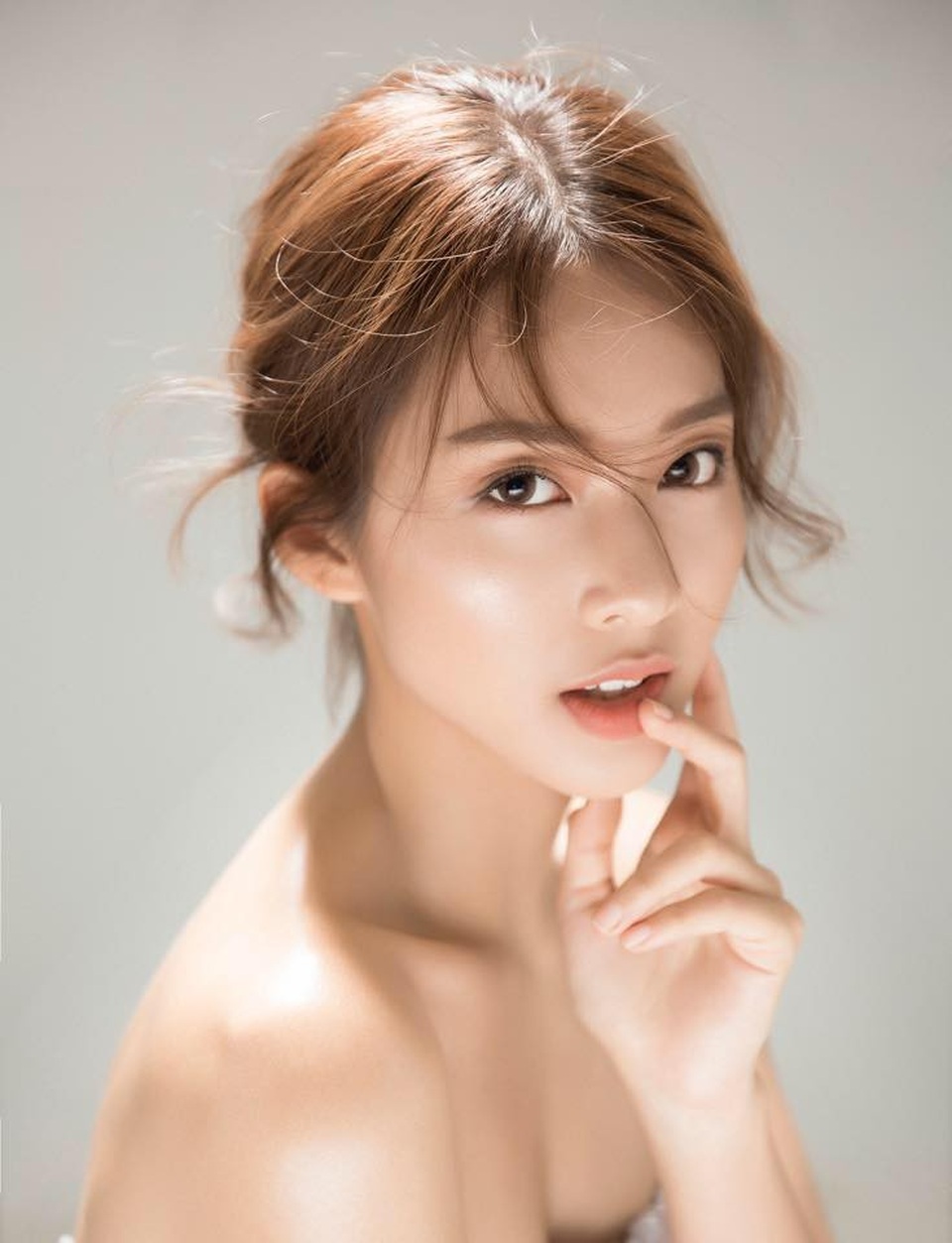 Hot girl "đẹp không góc chết" Khả Ngân ngày càng trưởng thành, quyến rũ - 2 Hot girl "đẹp không góc chết" Khả Ngân ngày càng trưởng thành, quyến rũ - 2
