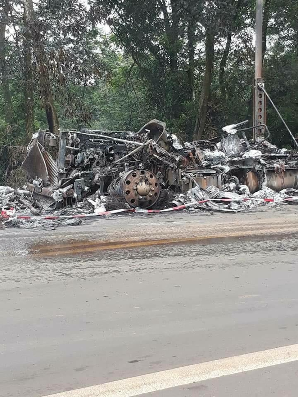 Xe trơ khung sắt (ảnh CTV)