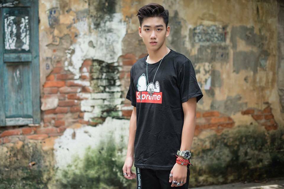 Chàng trai 15 tuổi cao 1m82, có gương mặt “nam thần” khiến các cô gái “đổ rần rần" - 3 Chàng trai 15 tuổi cao 1m82, có gương mặt “nam thần” khiến các cô gái “đổ rần rần" - 3