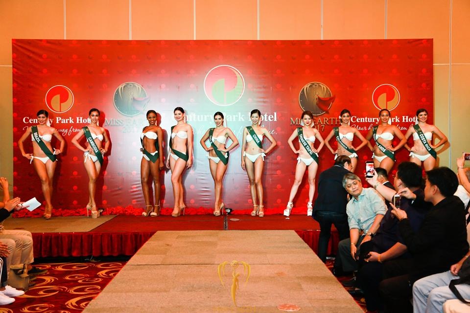 Hà Thu và thí sinh Hoa hậu Trái đất đeo mạng trình diễn áo tắm - 34 Hà Thu và thí sinh Hoa hậu Trái đất đeo mạng trình diễn áo tắm - 34