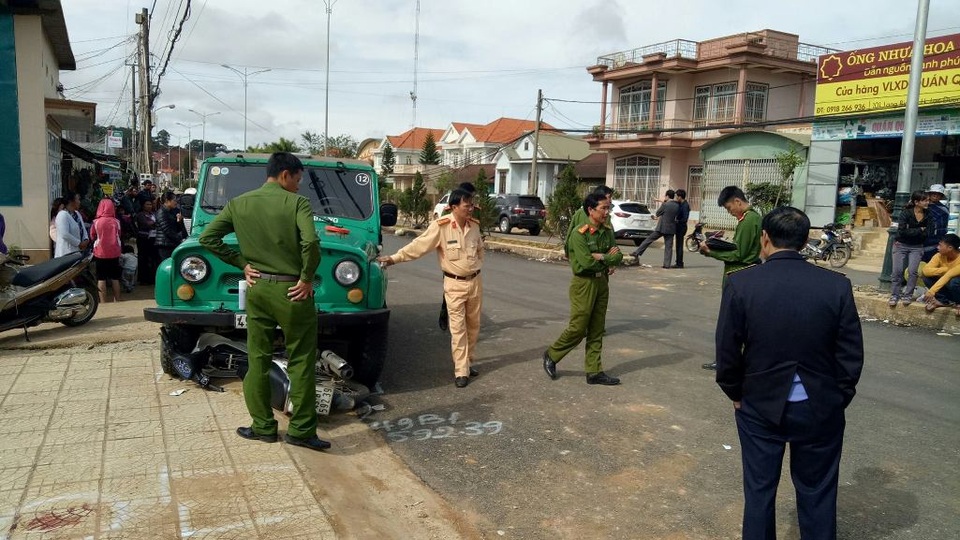 Xe U oát tông trực diện xe máy, 1 người chết - 1 Hiện trường vụ tai nạn