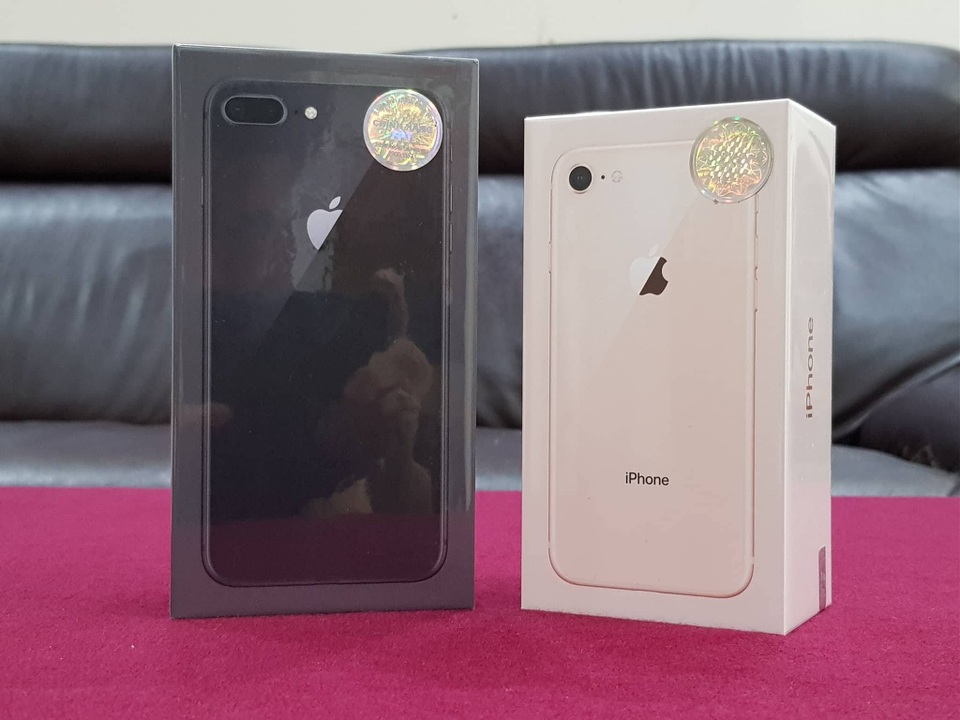 Bộ đôi iPhone 8 và 8 Plus chính hãng về Việt Nam