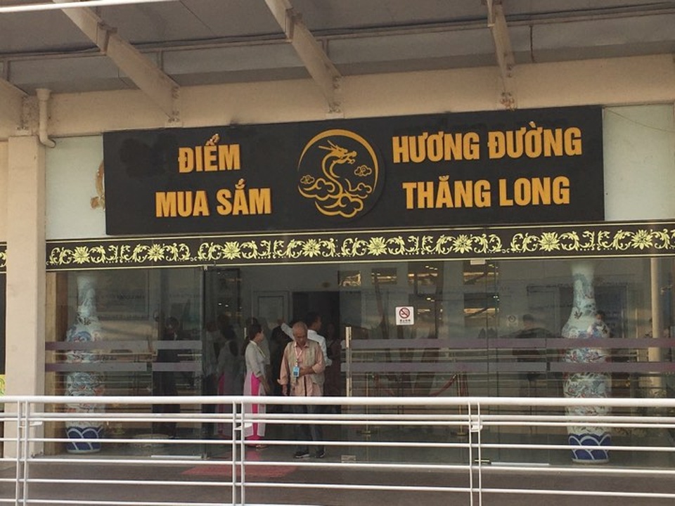 Buộc dừng hoạt động 12 cơ sở kinh doanh phục vụ khách du lịch tại Hạ Long - 2 UBND thành phố yêu cầu các đơn vị tiếp tục rà soát việc kinh doanh của các cơ sở khác trên địa bàn (ảnh CTV)