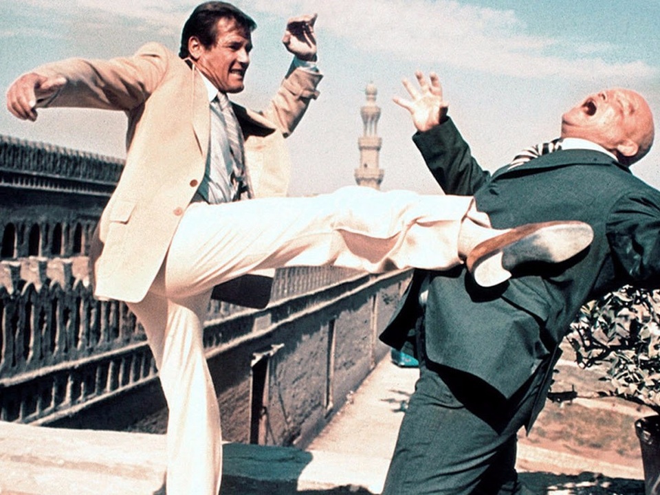 Huyền thoại “Điệp viên 007” Roger Moore qua đời ở tuổi 89 - 4