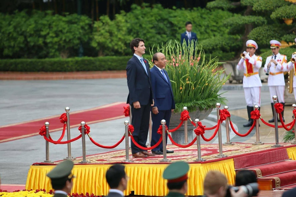 Lễ đón chính thức Thủ tướng Canada tại Phủ Chủ tịch - 2 Lễ đón chính thức Thủ tướng Canada tại Phủ Chủ tịch - 2