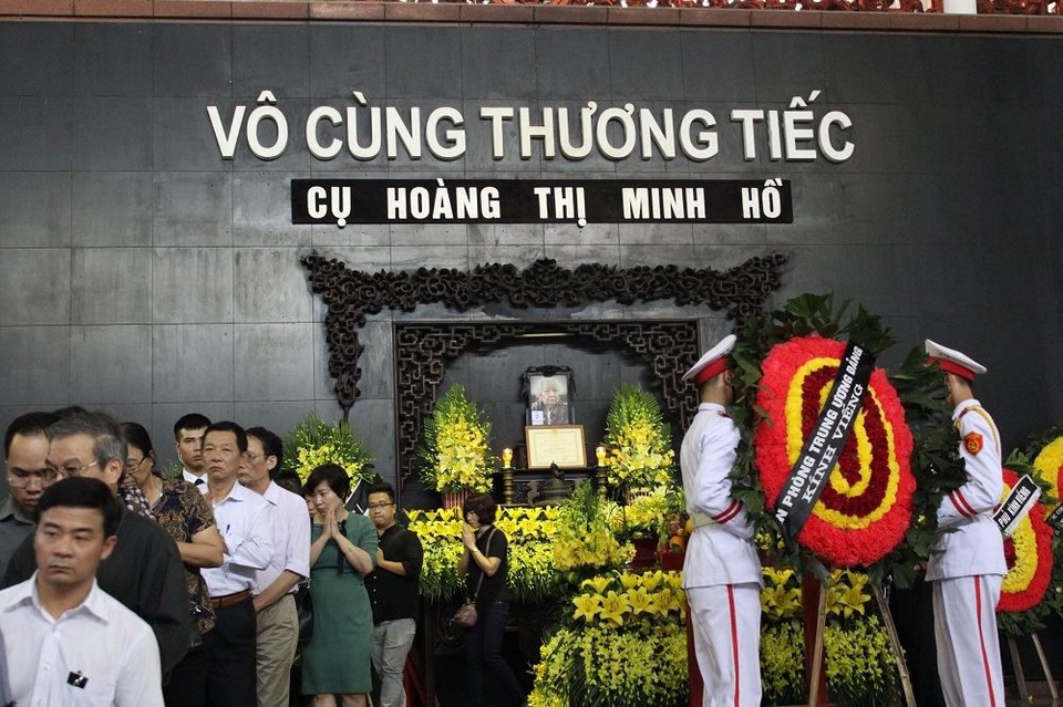 Phó Thủ tướng đến viếng người hiến 5.000 lượng vàng cho cách mạng - 1 Phó Thủ tướng đến viếng người hiến 5.000 lượng vàng cho cách mạng - 1
