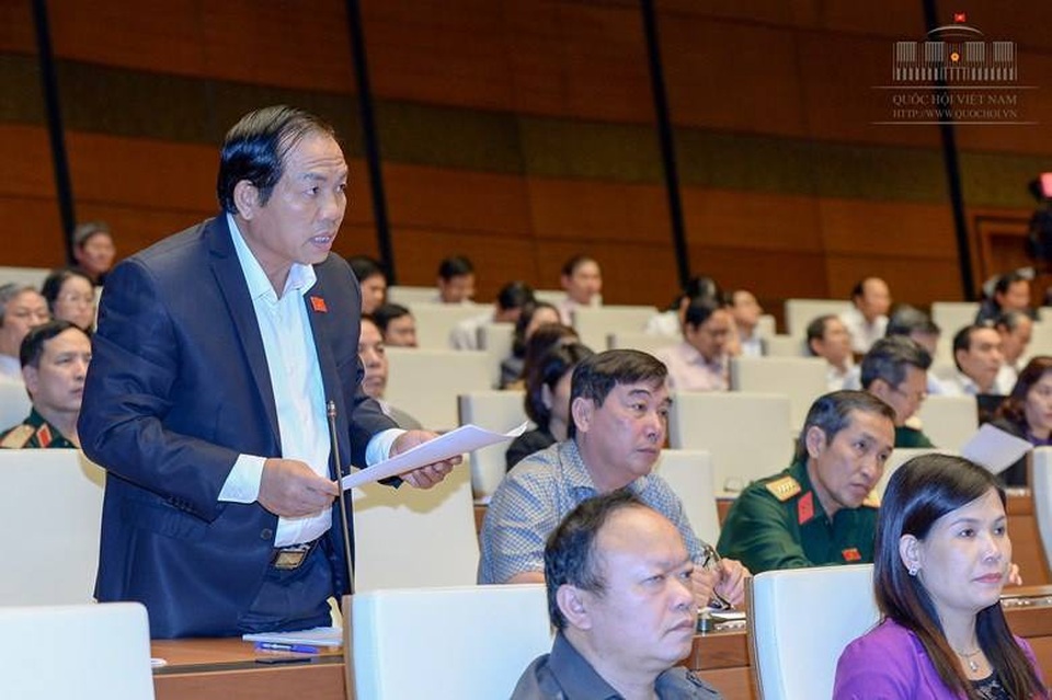Thủ tướng: Nâng lương công chức để chống tham nhũng vặt - 5
Đại biểu Lê Hồng Tịnh (Đồng Nai)