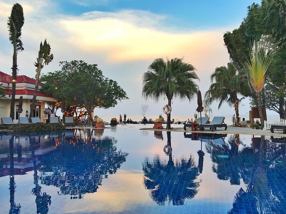 6 điểm “check-in” lý tưởng tại “thiên đường sống ảo” Thái Lan - 14 Khu nghỉ dưỡng gồm những tòa nhà, biệt thự bao quanh bể bơi và khu vườn tràn ngập cây xanh. Ảnh: Thiện