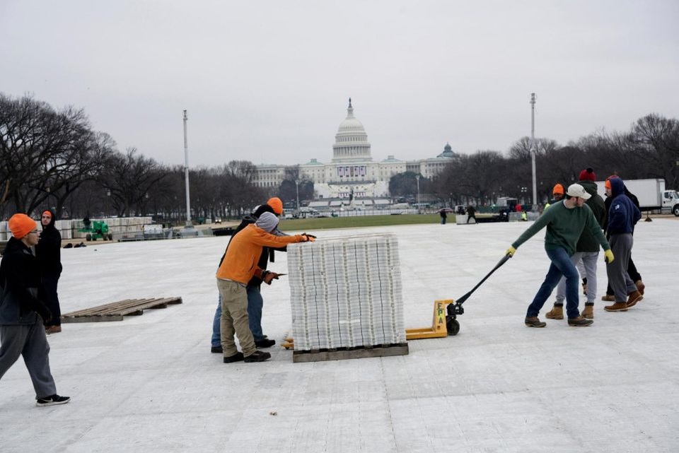 Washington tất bật chuẩn bị cho lễ nhậm chức của ông Trump - 9 Các nhân viên chuẩn bị cho lễ nhậm chức chỉ còn chưa đầy 24 giờ đồng hồ để hoàn tất các phần việc cuối cùng (Ảnh: Getty)