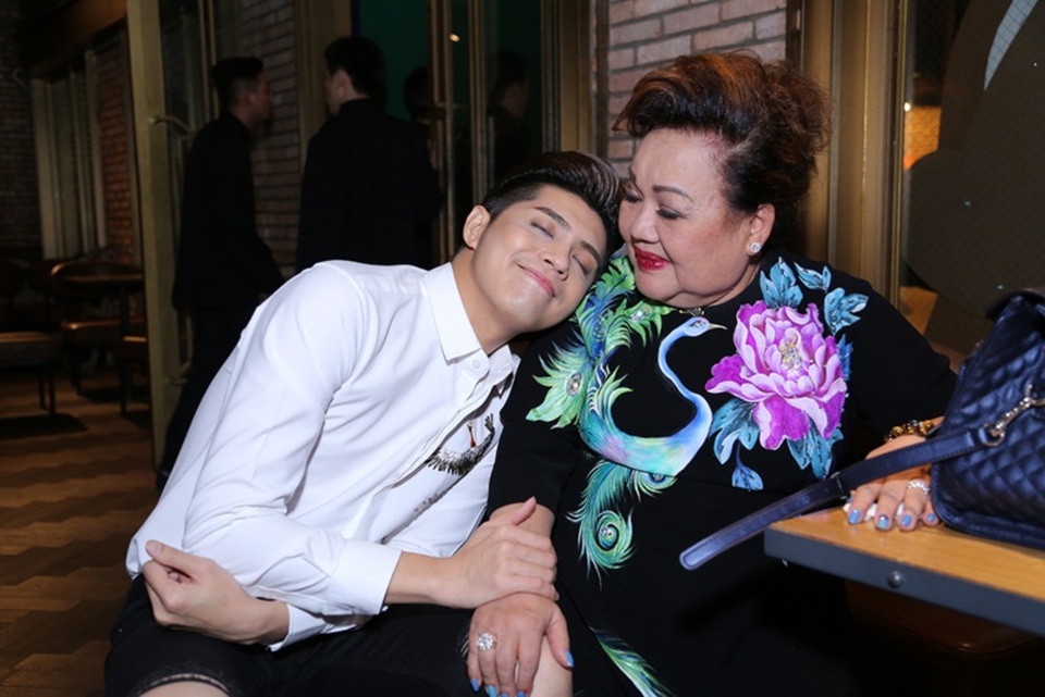 NSND Ngọc Giàu: “Tôi thương bé Noo như con trai của mình vậy!” - 2 NSND Ngọc Giàu cũng chia sẻ, nữ nghệ sĩ xem Noo Phước Thịnh như con ruột của mình vì: “Thằng bé dễ thương lắm.