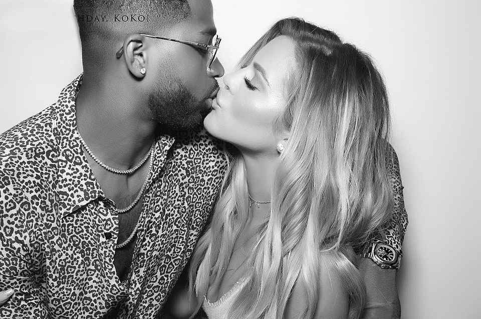 Khloe Kardashian mang bầu 6 tháng - 7
Khloe Kardashian luôn khao khát sớm được lên chức mẹ và cô tin bạn trai Tristan Thompson sẽ là ông bố hoàn hảo