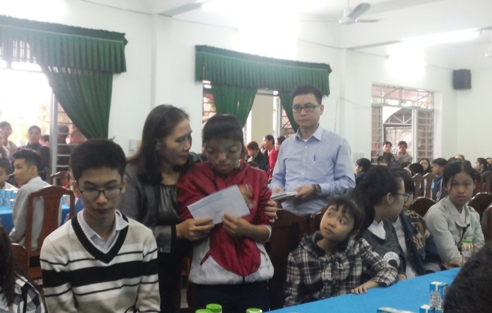 Sở GD - ĐT Đà Nẵng tổ chức trao quà Tết đến học sinh có hoàn cảnh khó khăn