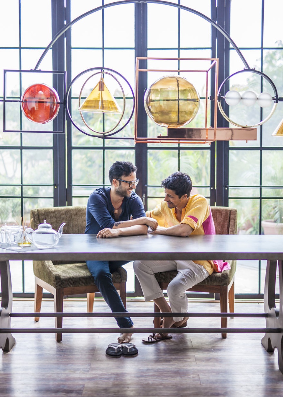 Diện mạo gia đình từ khắp nơi trên thế giới - 2 Prateek và Gautam đến từ New Delhi, Ấn Độ.