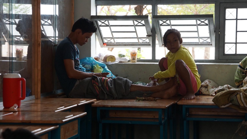 Bão suy yếu, Cần Giờ, Côn Đảo vẫn bình yên - 7 Dù bão không trực tiếp vào TPHCM, nhưng để an toàn, chính quyền Cần Giờ vẫn yêu cầu người dân ở lại các điểm trú bão