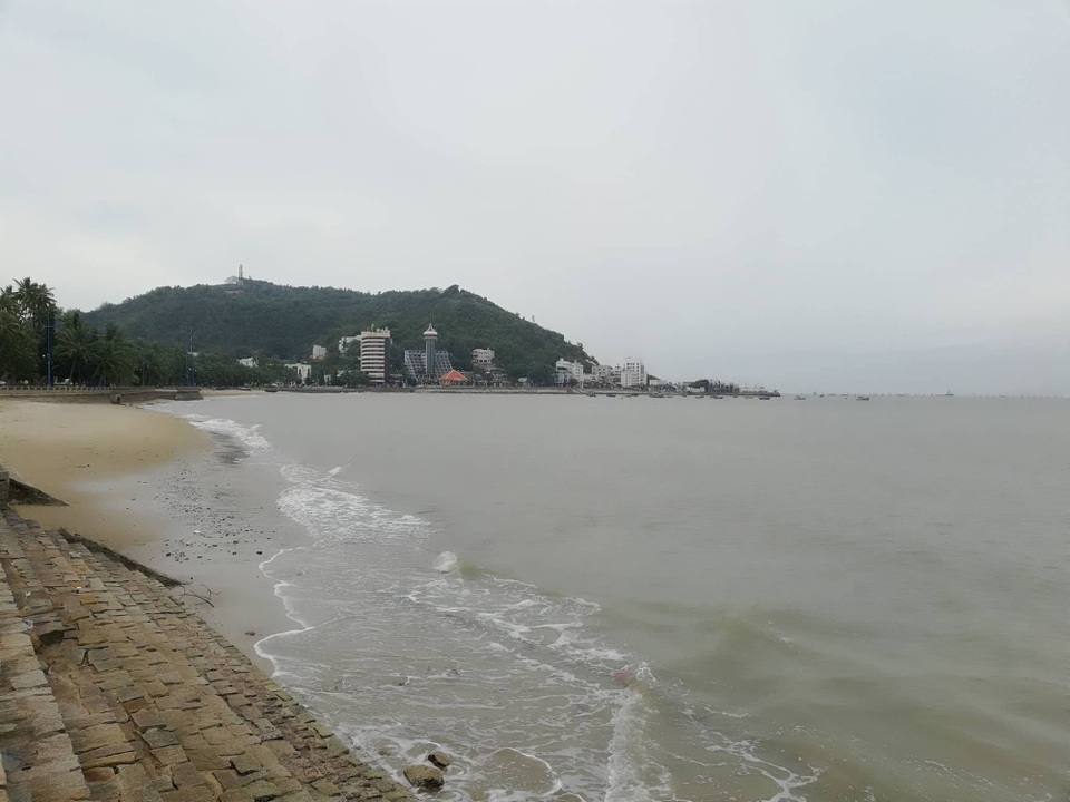 Bão suy yếu, Cần Giờ, Côn Đảo vẫn bình yên - 10 Biển Vũng Tàu khá yên bình