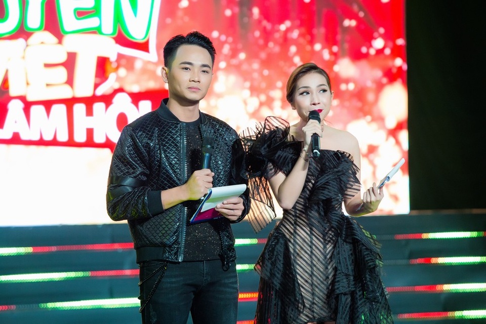 Nam Thư nổi bật với vai trò bình luận, Anh Tú tự tin làm MC - 4 Nam Thư nổi bật với vai trò bình luận, Anh Tú tự tin làm MC - 4