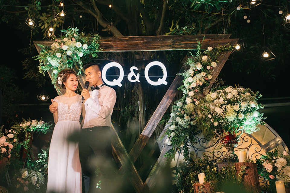 
Đám cưới trong mơ của cặp đôi Hồng Quân - Thu Quý được hai bạn giành nửa năm để chuẩn bị.
