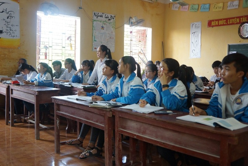 Trường yêu cầu học sinh không nói tục khi sử dụng Facebook - 4
Để học sinh sử dụng mạng xã hội lành mạnh, có văn hóa, nhà trường đưa ra những yêu cầu khi sử dụng Facebook