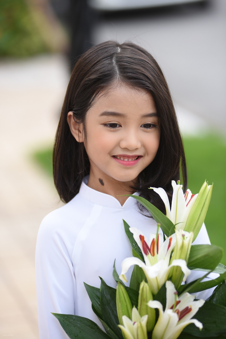 Cô bé có vẻ đẹp hồn nhiên cuốn hút.