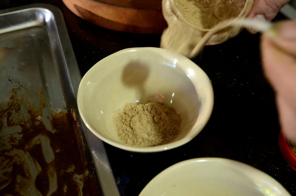 Tết Đinh Dậu "gõ cửa", món gà nướng kiểu Lào... chào sân! - 3 Tiêu rừng xay nhuyễn.
