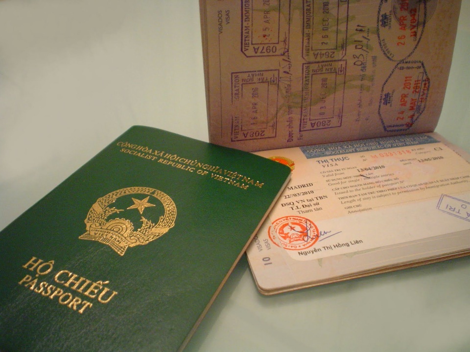 Hộ chiếu Singapore “quyền lực” thứ 2 thế giới, đứng đầu châu Á - 3 Hộ chiếu Việt Nam đứng vị trí thứ 77 trên thế giới