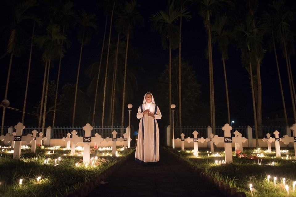 Bức “All Souls Day” (Ngày lễ các linh hồn), tác giả Md. Khalid Rayhan Shawon (Bangladesh), chụp tại Dhaka, Bangladesh.