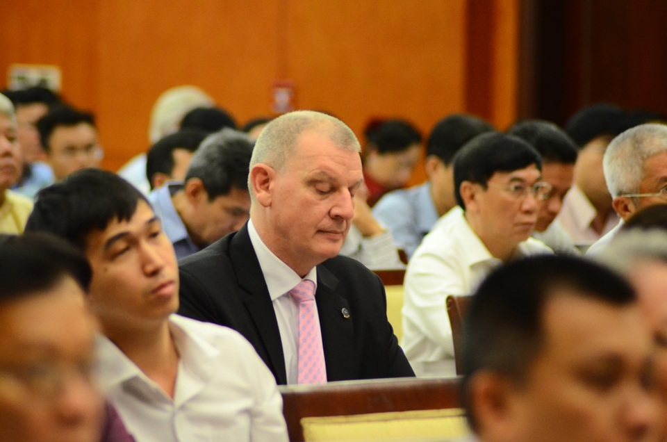 Hàng loạt điều vô lý kìm hãm du lịch TP.HCM - 3 Bí thư Đinh La Thăng ấn tượng với việc doanh nghiệp nước ngoài tới lắng nghe chủ trương đường lối của Đảng và nhà nước (Trong ảnh là ông Scoot Hotgetts, Tổng giám đốc khách sạn Sheraton Saigon)