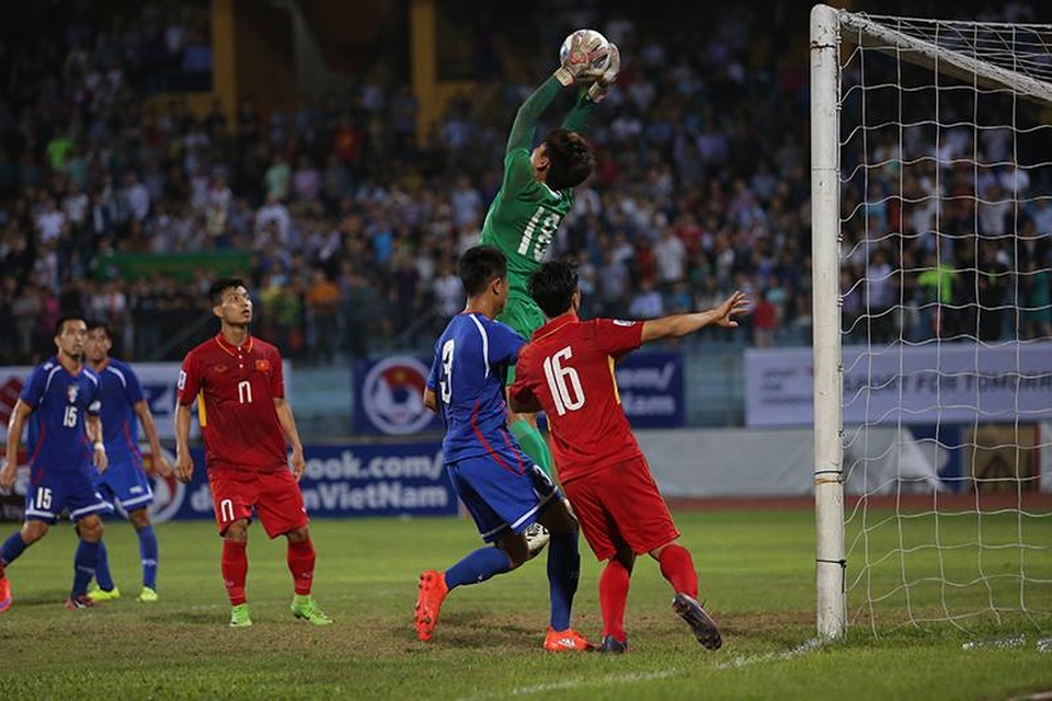 Việt Nam 1-1 Đài Bắc Trung Hoa: Công Phượng lập công - 3
Các tình huống bóng bổng của đội tuyển Việt Nam đều không thành công