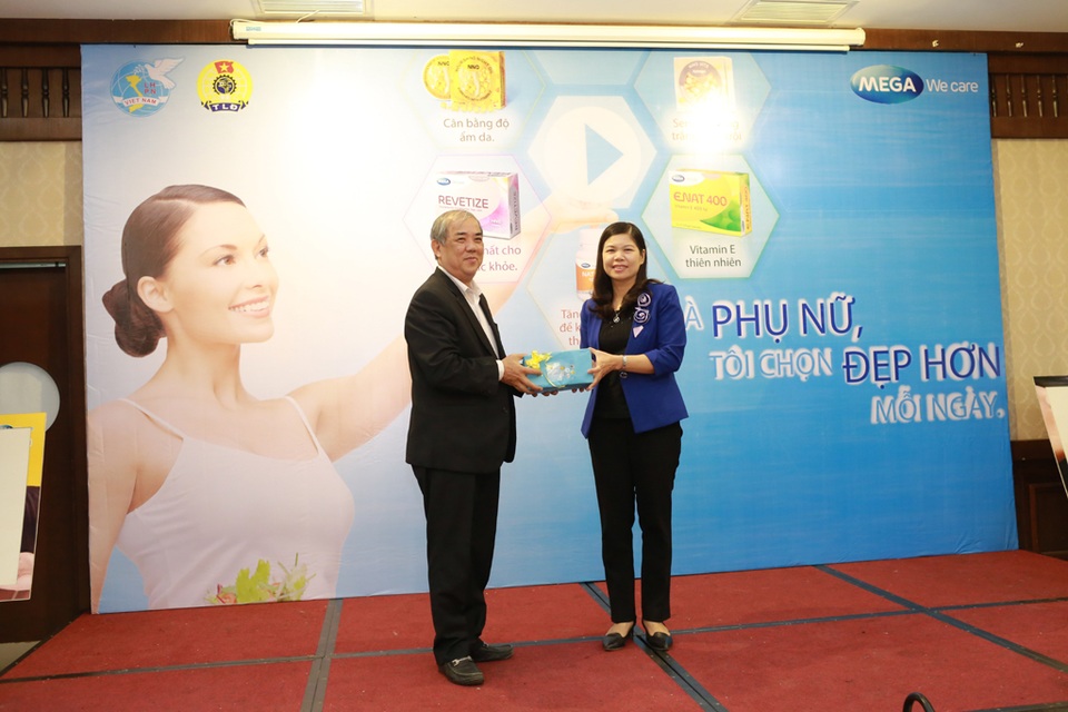 Ăn nhiều rau xanh, kết hợp với bổ sung những thực phẩm, viên uống giàu Vitamin C&E từ thiên nhiên là cách để phụ nữ khỏe đẹp từ bên trong” – Bác sĩ Nguyễn Thành