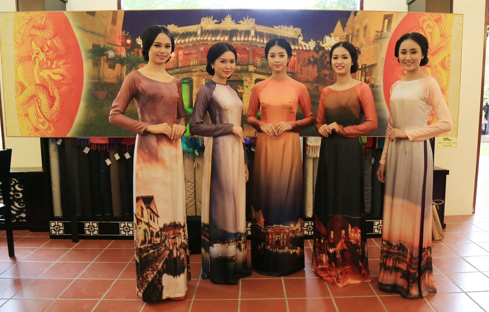 Sẽ tổ chức một festival tơ lụa đặc biệt ở Hội An - 3 Một số sản phẩm từ lụa ở Hội An