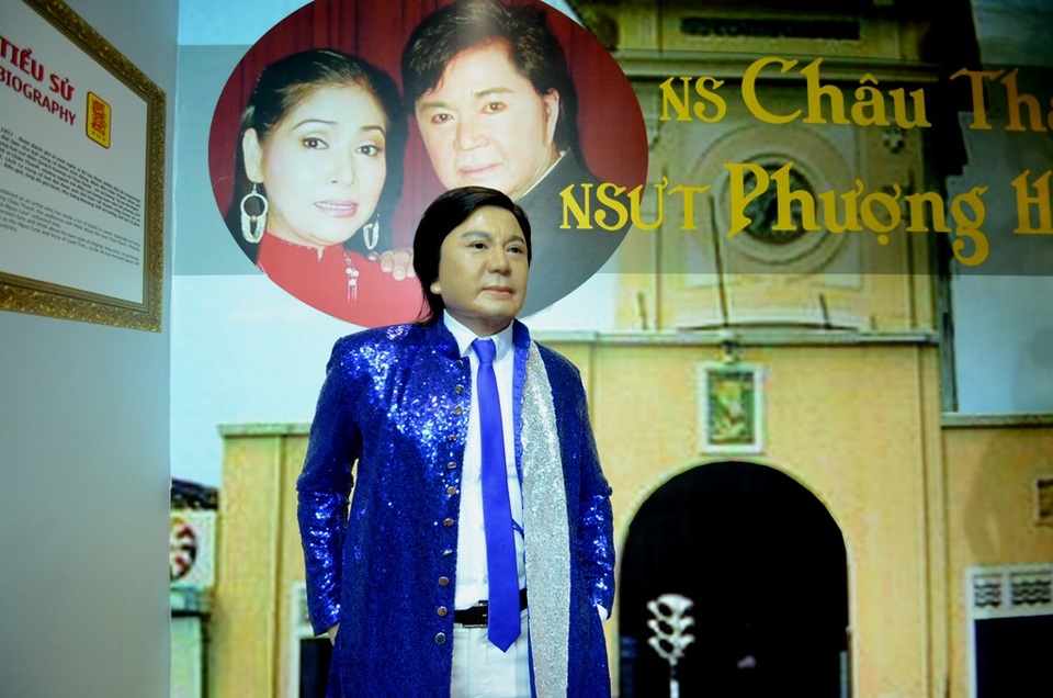 Những điều chưa biết bên trong khu trưng bày tượng sáp ở TPHCM - 3 Nghệ sỹ Châu Thanh.