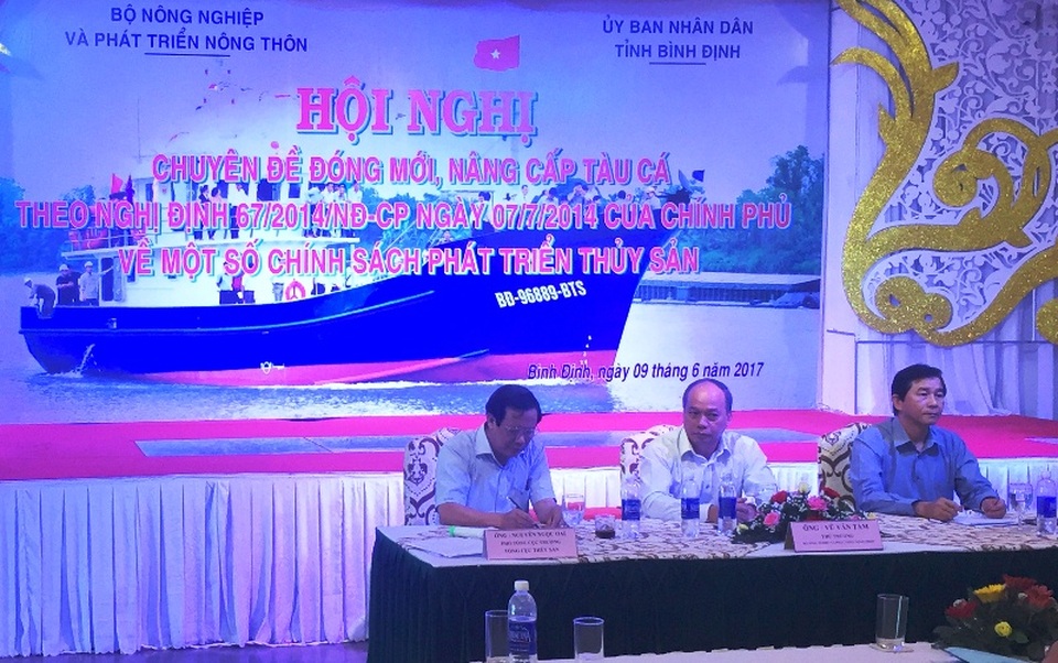 Vụ tàu 67 hư hỏng: “Nếu hỏng phải thay máy mới chứ không sửa” - 1 Hội nghị Chuyên đề đóng mới, nâng cấp tàu cá theo Nghị định 67/CP về một số chính sách phát triển thủy sản tổ chức tại Bình Định