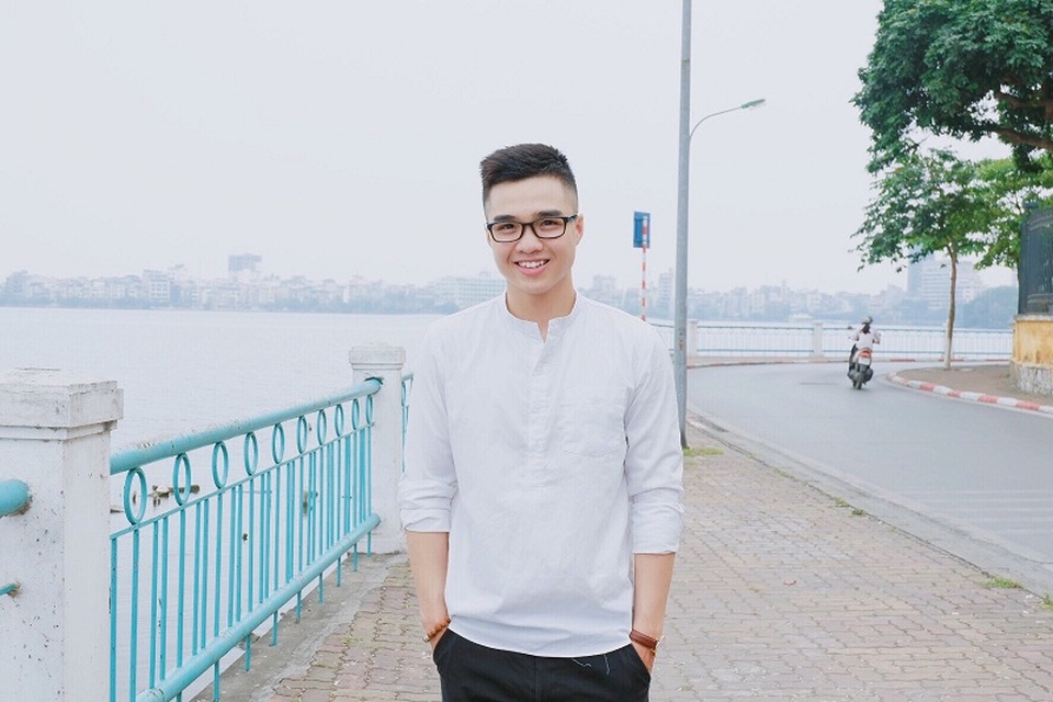 Điều ít biết về “anh chàng vlogger đẹp trai, đanh đá" Tun Phạm - 3 Tuy “đanh đá”, “chua ngoa” trong các clip song ngoài đời Tun Phạm là một chàng trai rất hay cười