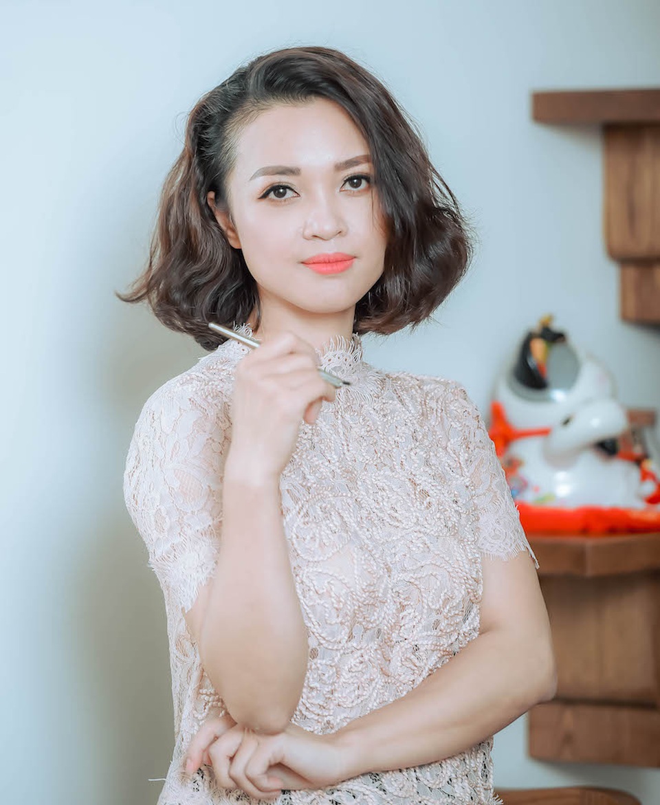 Phun thêu thẩm mỹ nghề mới "hái ra tiền" - 2 Nguyễn Thị Hải Hoa, một người thành công nhờ tìm cho mình một trung tâm đào tạo phun thêu thẩm mỹ tốt để học nghề.