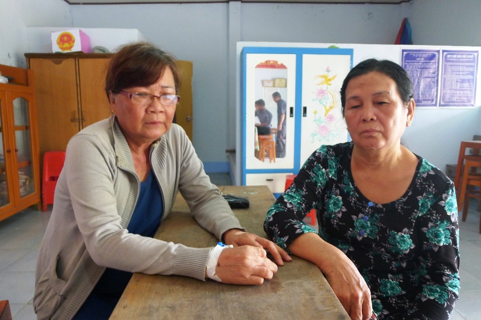 Phó Bí thư Đảng ủy xã bị khai trừ đảng vì vợ vỡ hụi hơn 8 tỷ đồng - 2
Hai người phụ nữ này đã huy động hơn 3 tỷ đồng đóng vào các dây hụi của bà Nhung nhưng nay mất trắng.