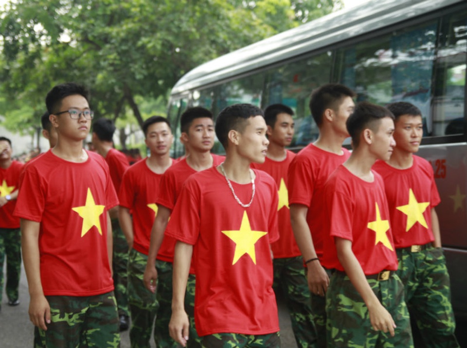 Màn nhảy flashmob đậm chất quân nhân của SV trường Khoa học quân sự - 1 Dàn “hậu duệ mặt trời” của trường tham gia phần thi nhảy flashmob.