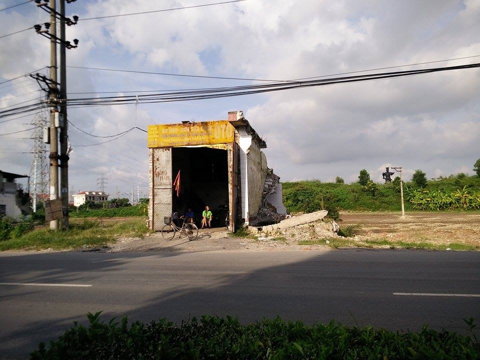 Cưỡng chế những hộ dân cuối cùng để hoàn thiện quảng trường nghìn tỷ "treo" 8 năm - 3 Những hộ dân cuối cùng chưa chịu di dời sẽ bị cưỡng chế thu hồi đất, GPMB