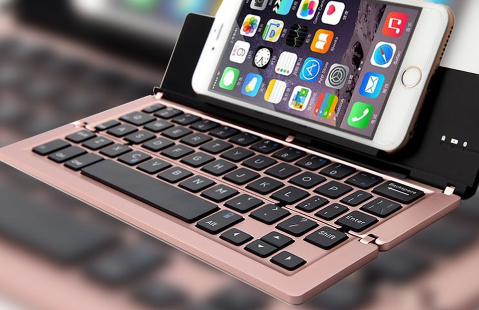 Phụ kiện độc đáo biến smartphone thành chiếc TV cổ - 4