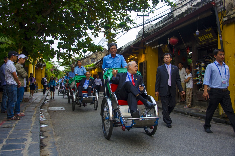 Lãnh đạo Tài chính 21 thành viên APEC tham quan phố cổ Hội An - 1 Lãnh đạo Tài chính 21 thành viên APEC tham quan phố cổ Hội An - 1
