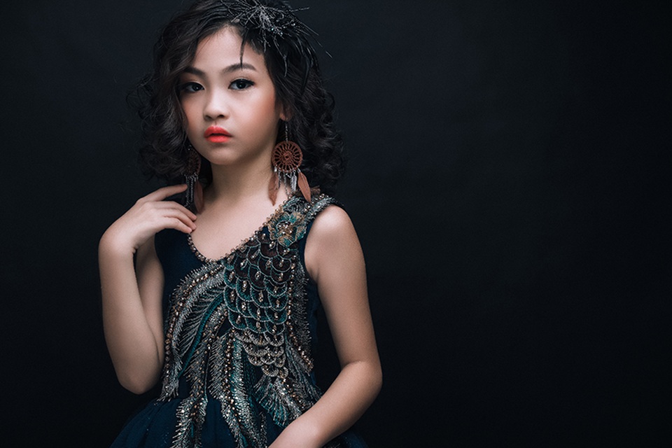 Công chúa ảnh thế giới Huyền Vy tiếp tục khẳng định khả năng biến hóa đa dạng qua từng shoot ảnh